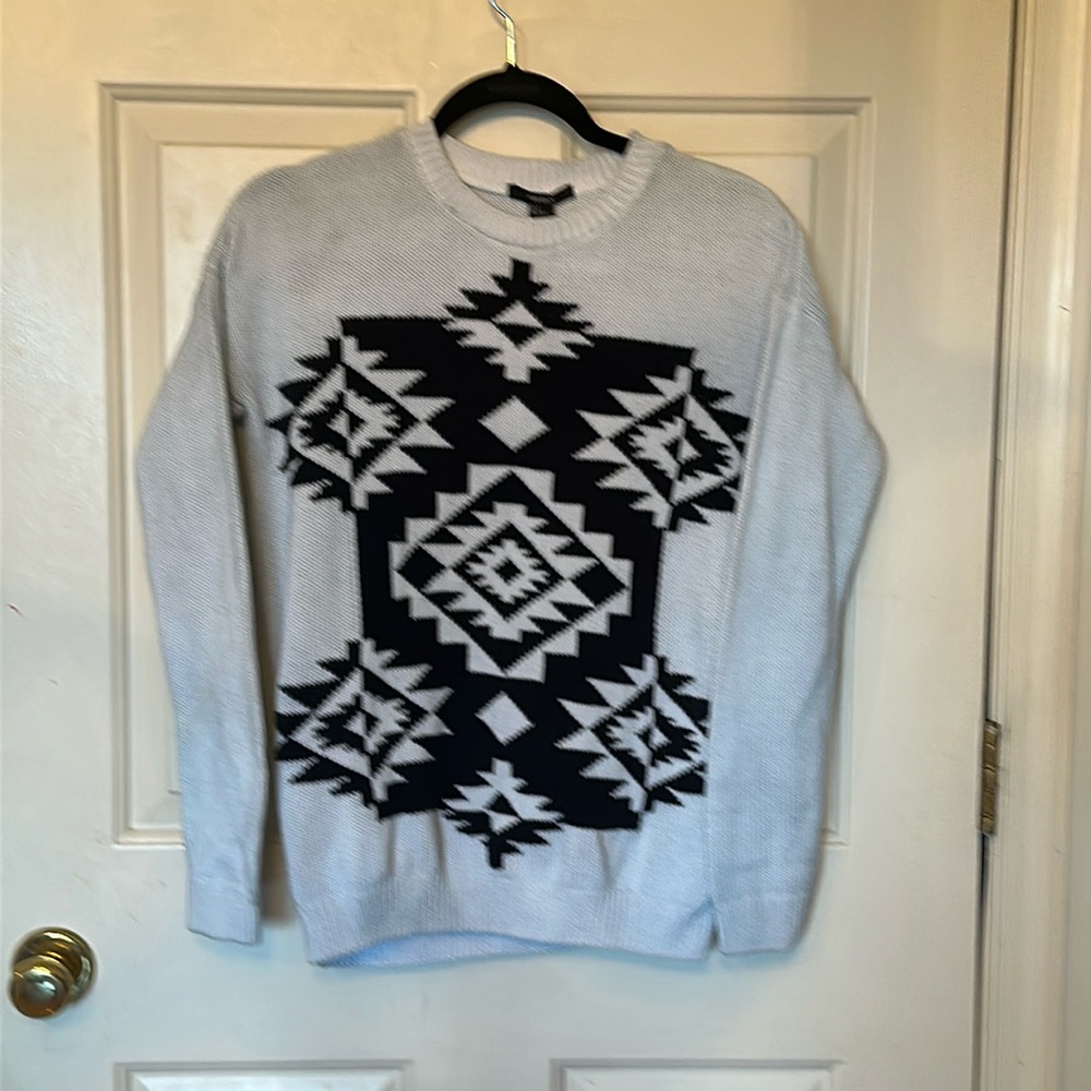 Women’s forever 21 sweater with long sleeve size small